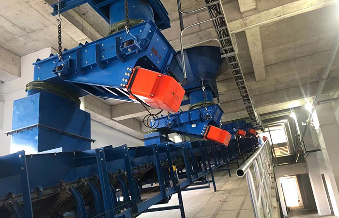 Glass industry: vibrating feeder for conveying silica sand